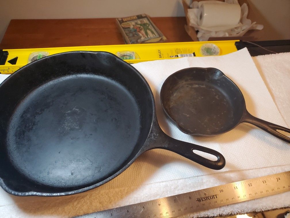 2 Cast Iron Skillets #10, 11 3/4"and Griswold Small Logo #3, 6-1/2" Smooth Bottom, #709B, Erie PA
Cast iron skillet, # 10, 11 3/4 inches, 5 lbs 10oz