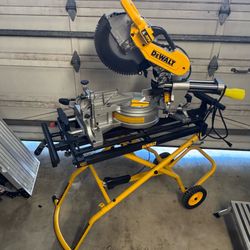 Dewalt DWS780 - Compound Miter Saw & DWX726 Stand