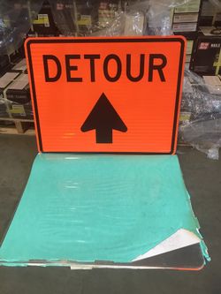 Detour traffic sign