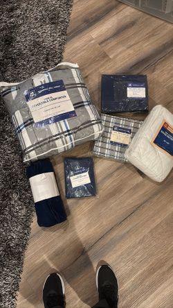 NEW Twin Or XL Twin Bed Comforter Set For Dormroom Essentials