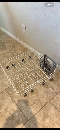 Dishwasher lower rack with silverware case