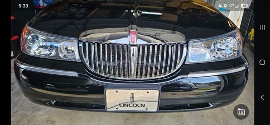 2001 Lincoln Town Car