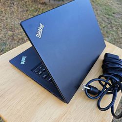 Lenovo 14' in.. TouchScreen Laptop. Windows 11, 512 gb SSD. i7 - $250.. Firm On Price 

