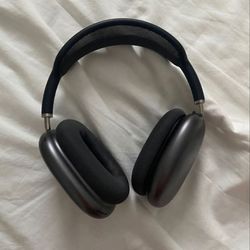 AirPod Maxes