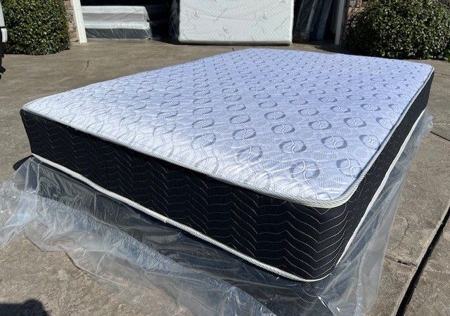 Queen Orthopedic Deluxe Collection Mattress!!