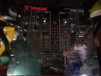 DJ mixer