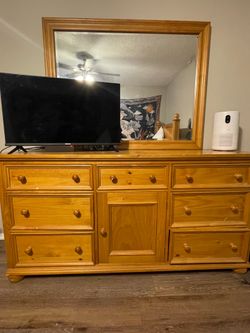 2 piece furniture set + Smart tv