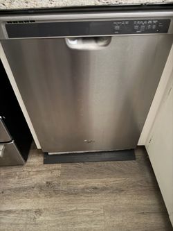 Frigidaire stainless steel dishwasher in excellent condition