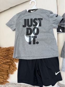 NIKE Kids 2 piece SET size 2T