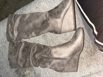 Kelly & Katie boots grey size 7