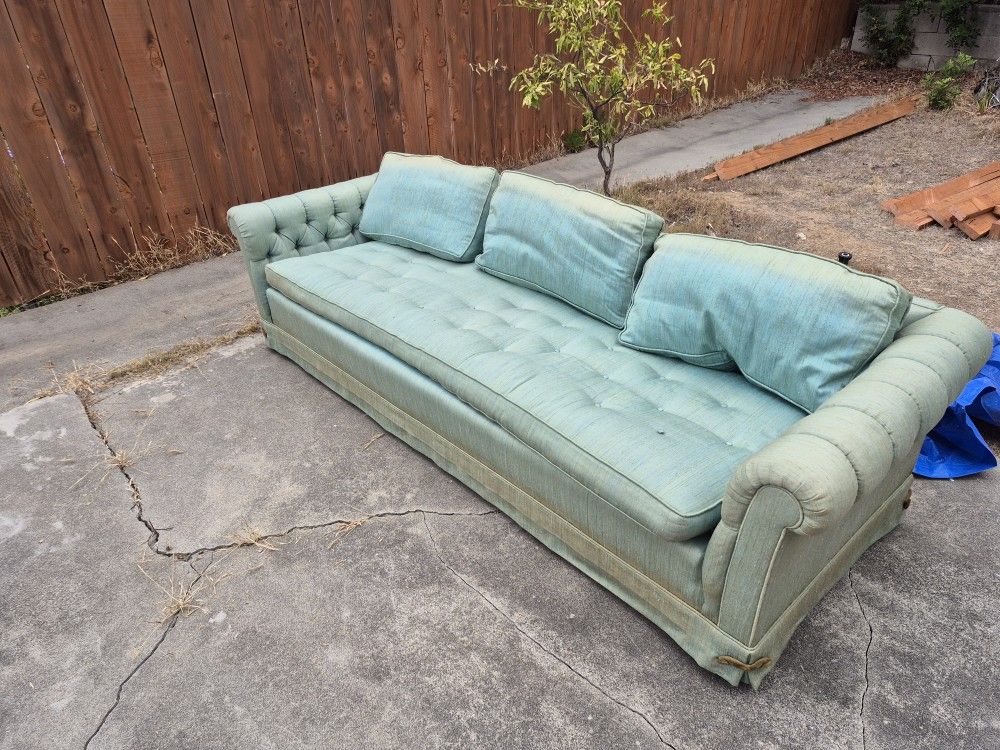 Vintage Couch. Very Comfortable