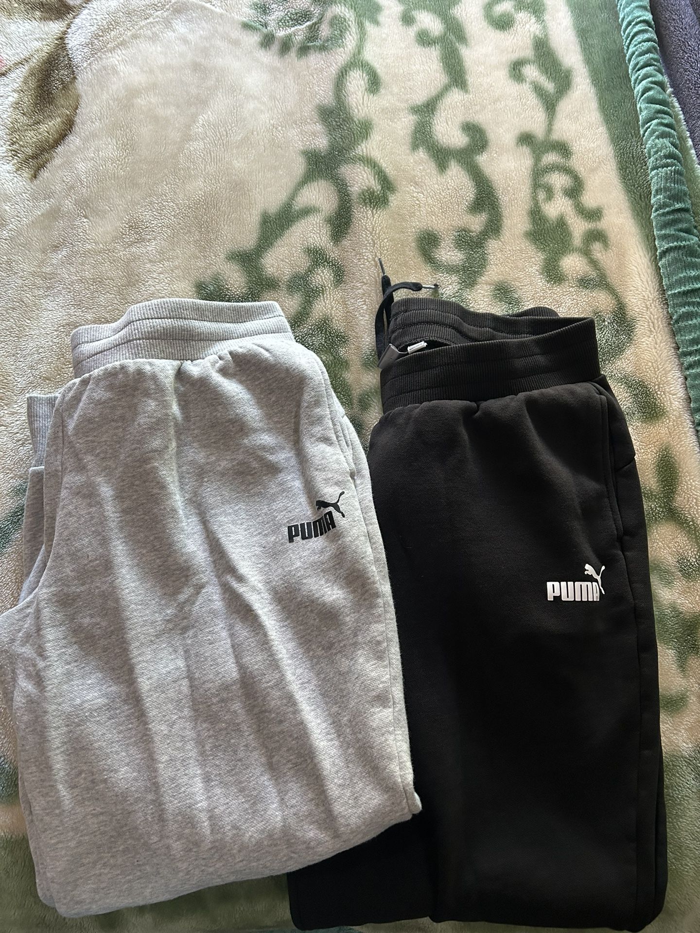Puma  Sweat Pants Women