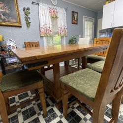 Expandable Dining Table 