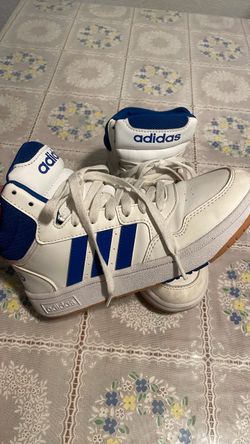Tenis Adidas blanco con azul