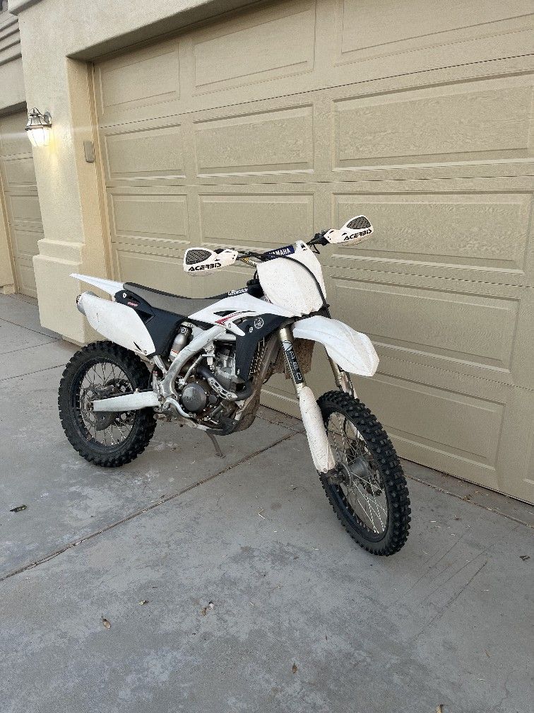 2010 Yamaha 250 Dirt Bike