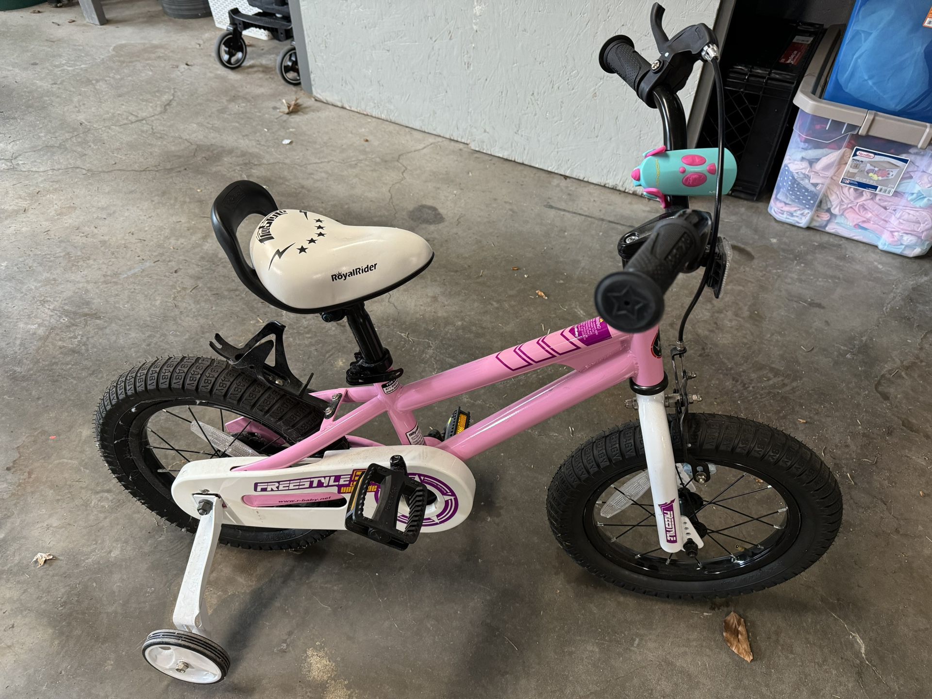Girls / Kids Bicycle with Training Wheels