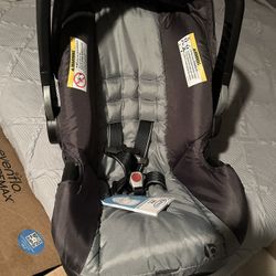 Baby Trend Infant Car seat and Base 