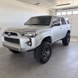 2017 Toyota 4 Runner SR5