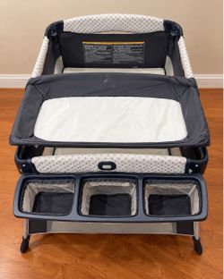 Baby Pack ’n Play / Playard with Changing Table & Storage