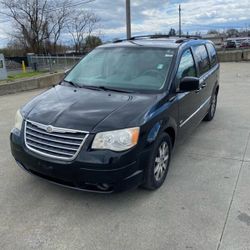 2009 Chrysler Town and Country Touring Touring 4dr Mini-Van