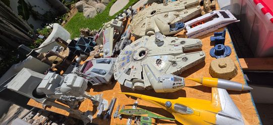 Star Wars Figures & Toys - Vintage And New