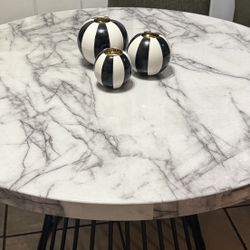 Faux Marble Round Table 