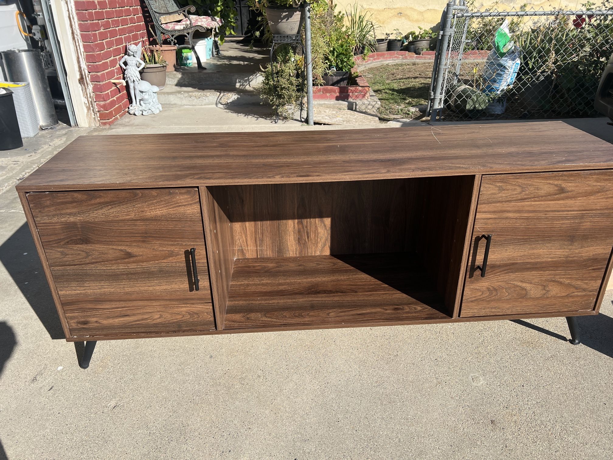 Tv stand 
