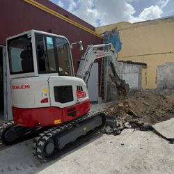 Excavator takeuchi