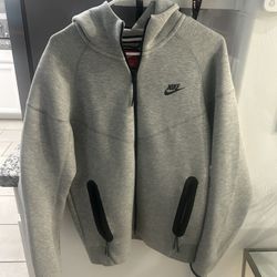gray nike tech