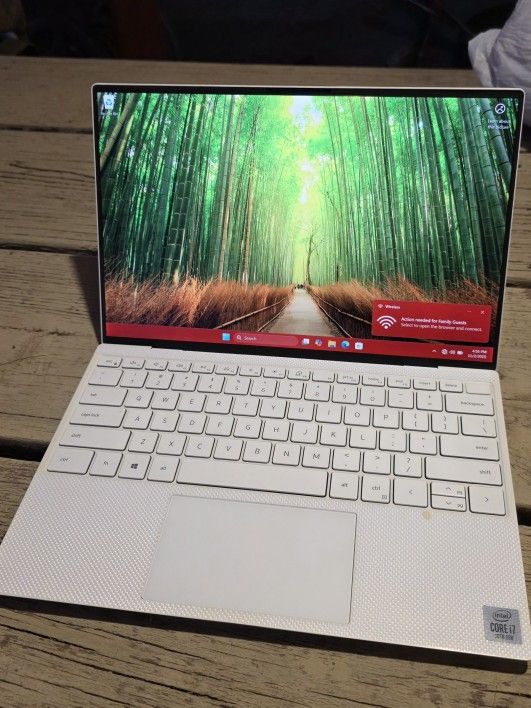 Dell XPS 13 9300 i7 16GB Ram 1TB M.2 Drive
Laptop