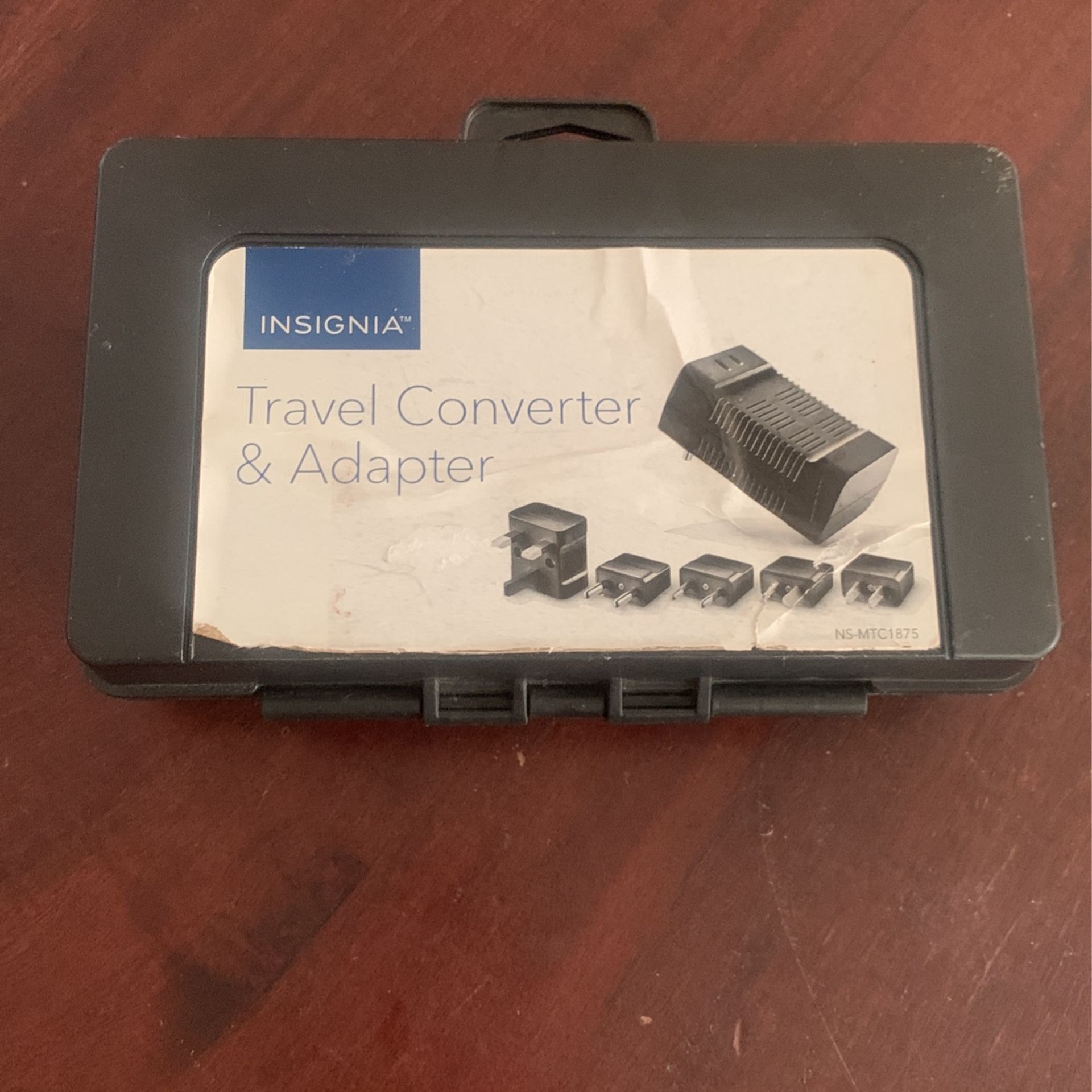Insignia Travel Converter & Adapter
