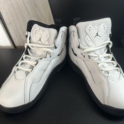 Kids Jordan True Flight |1.5Y| White/Black- Oxidized Green