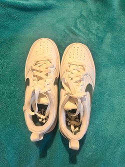 Nike Youth Shoes 4Y