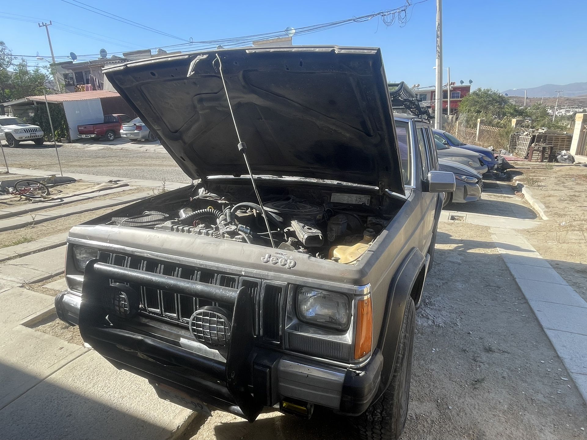 Jeep  Cherokee 1985