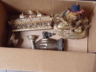 Best offer Buddhist Altar Decor and Figurine Lot