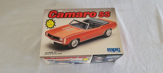 Collectible Kit 1969 Chevrolet Camero Convertible Car Model Kie