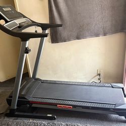Treadmill Pro-Form foldable