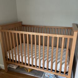 Adjustable Large Crib With Naturepedic Matress