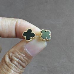 VCA lack Onyx Stud Earring Size 9mm