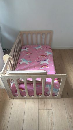 Toddler bed with mattress