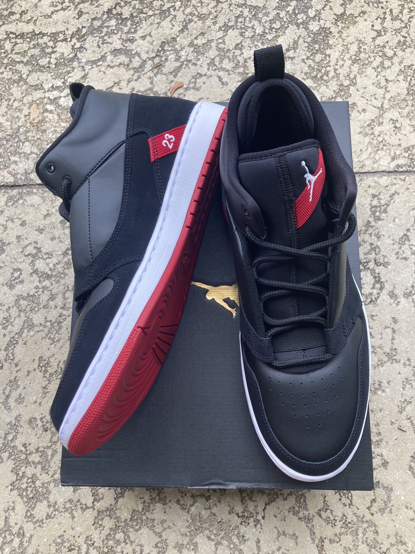 Brand New Jordan Fadeaway. Men’s Size 12.