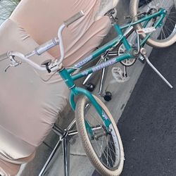 Haro Shredder kids' BMX bike