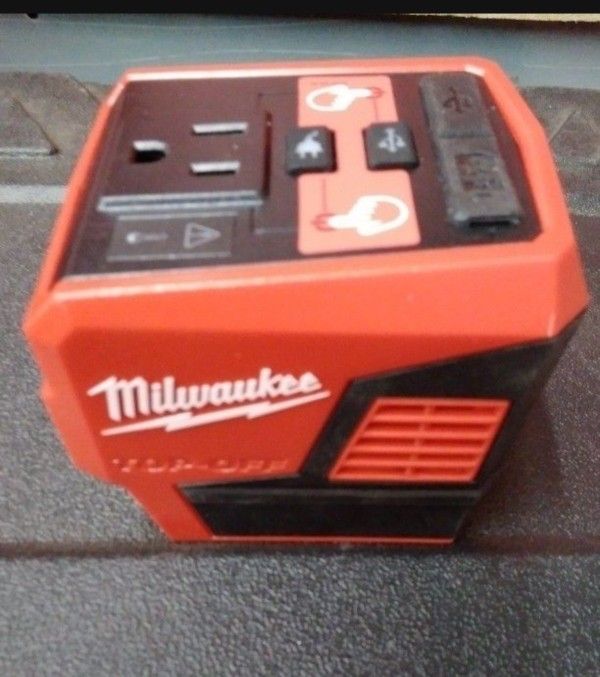 MILWAUKEE M18 TOP- OFF 175W POWER SUPPLY