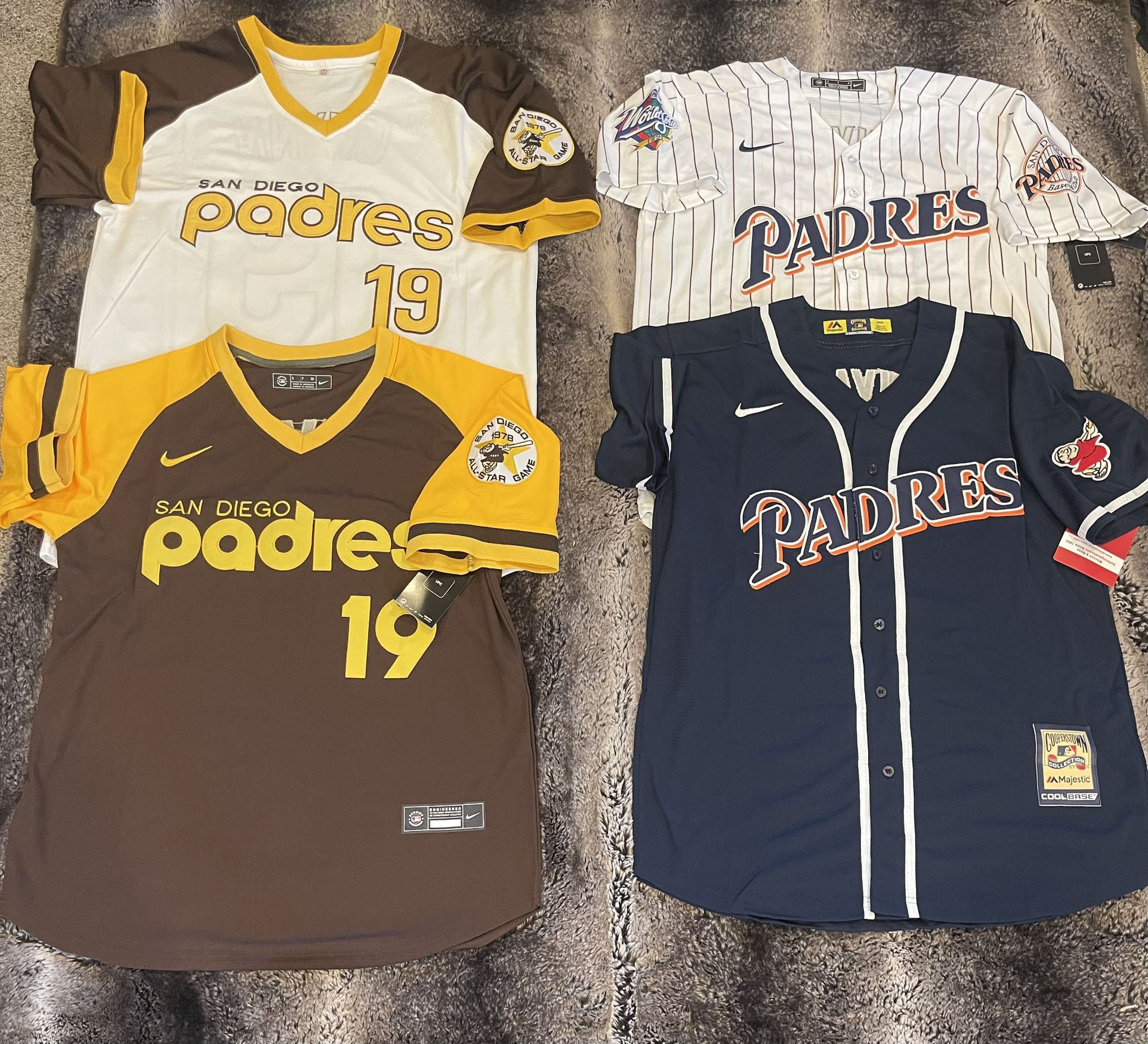 Padres Jersey Navy Blue Throwback Machado Soto San Doego for Sale in San  Marcos, CA - OfferUp