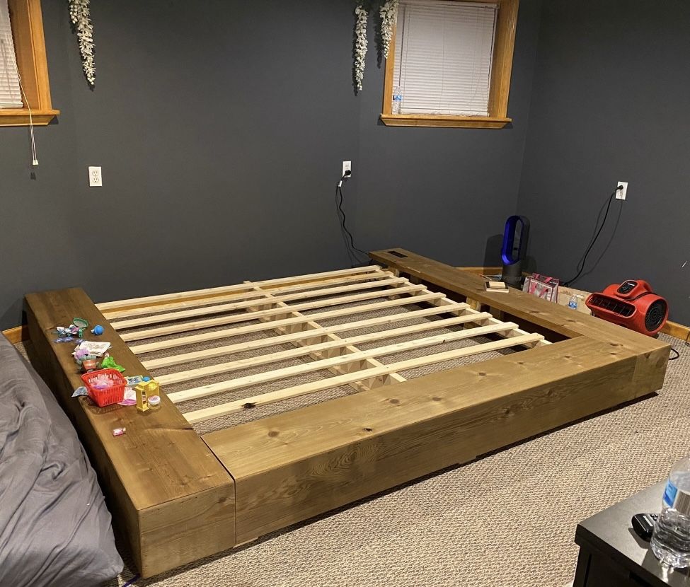 King Cedar Bed Frame 