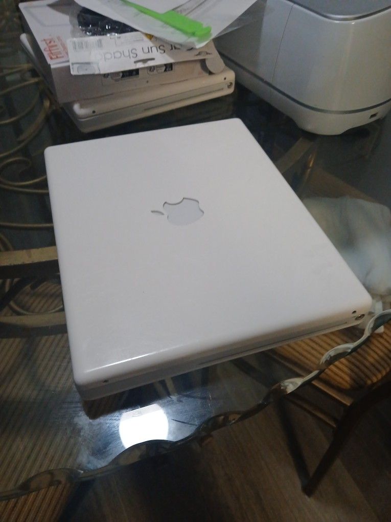Apple I Book G4 For Multi Purpose, Another FOR Parts!