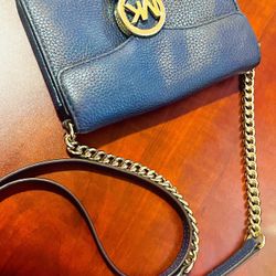 MICHAEL KORS Navy Crossbody Handbag Circle Logo Gold Chain & Leather Strap