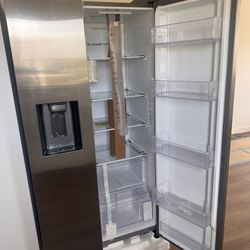 Brand New Samsung Refrigerator Still In Packaging 