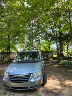 2005 Chrysler Town & Country