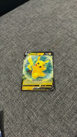 Pikachu V Pokémon Trading Card SWSH198
